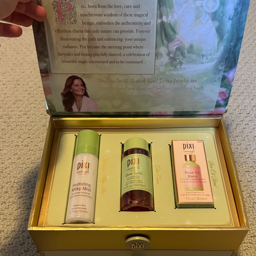 Pixi Beauty 25 Years of Glow Fairytale PR box